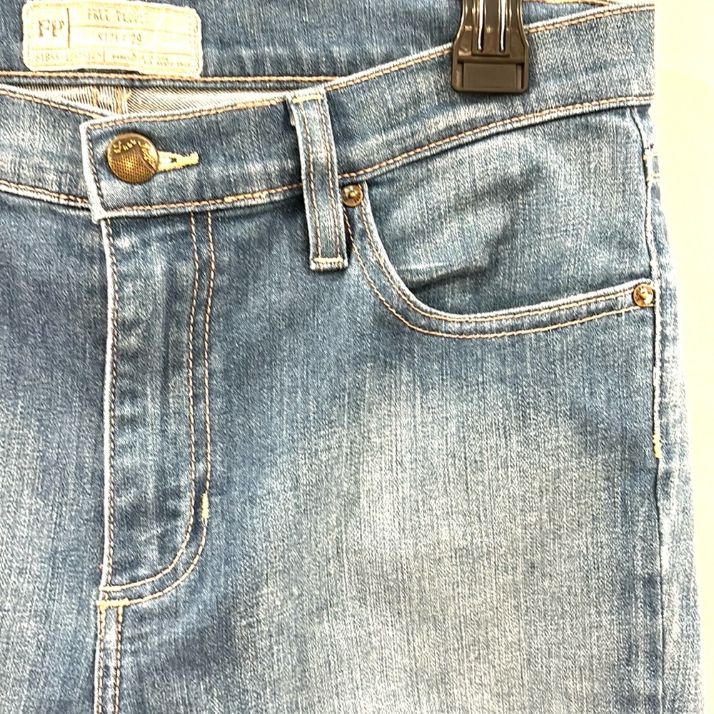 Free People Cottage Core Straight Leg Blue Jeans size 29, 98% Cotton/2% Spandex - Picture 13 of 13